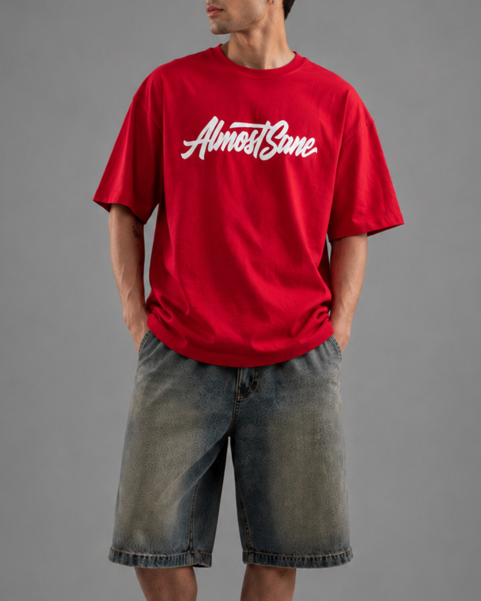 SIGNATURE SCRIPT OVERSIZED TEE