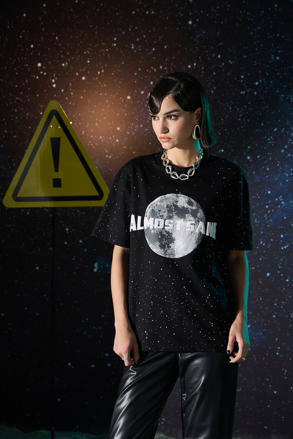 PHASES OF MOON BLACK T-SHIRT