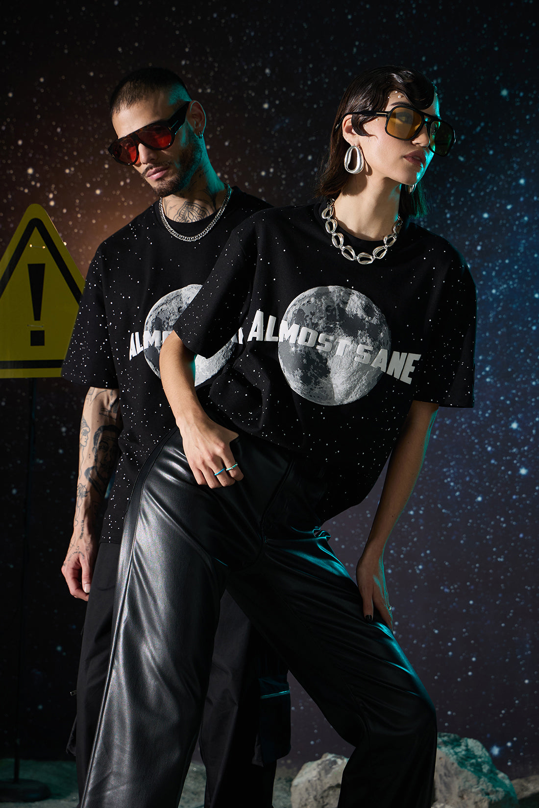 PHASES OF MOON BLACK T-SHIRT