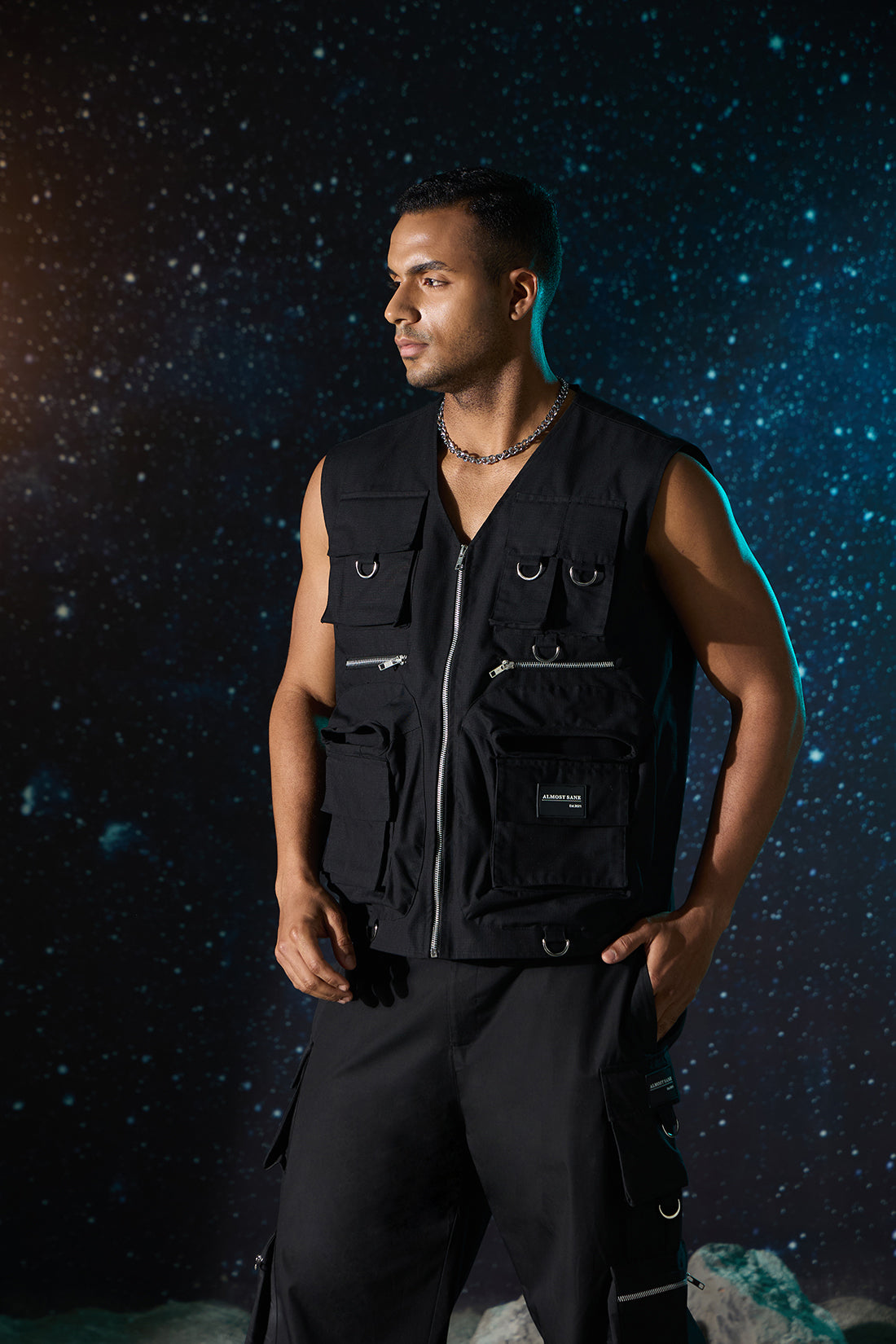 UNISEX BLACK GILETTE