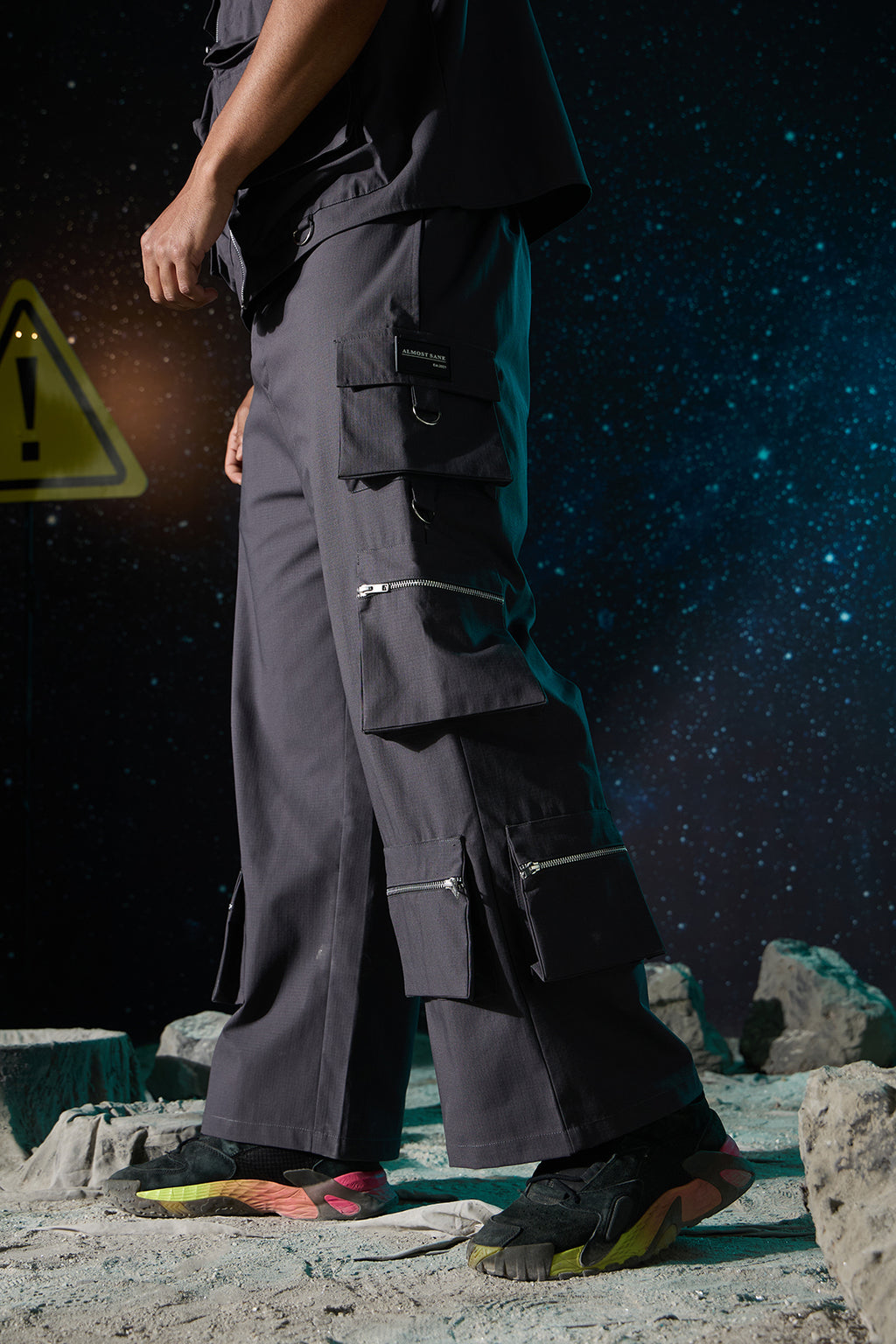 MEN'S GREY ZIPPER CARGO