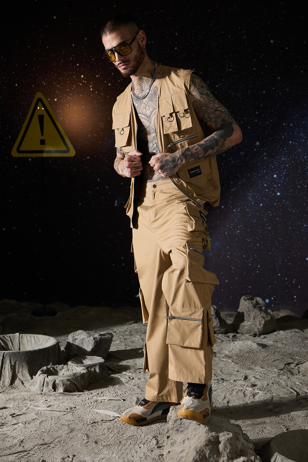 MEN'S BEIGE ZIPPER CARGO
