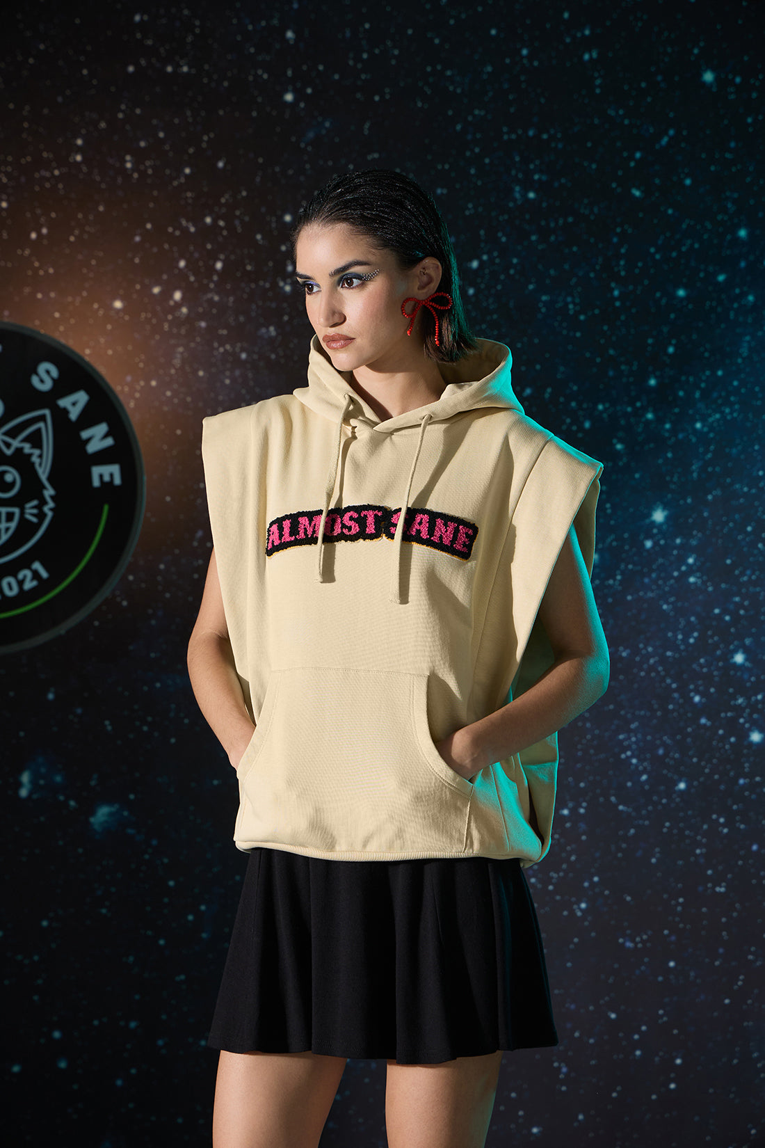 UNISEX CREAM BOXFIT HOODIE
