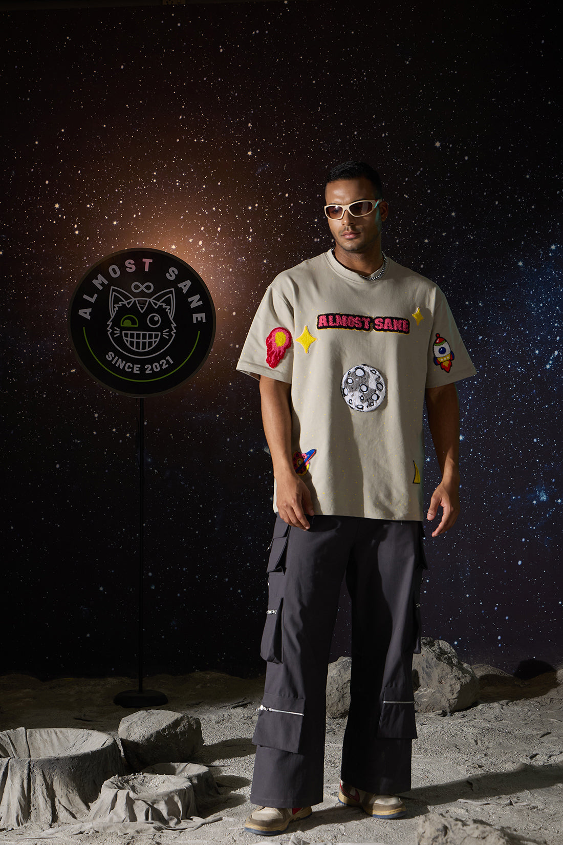 UNISEX GREY MOON T-SHIRT