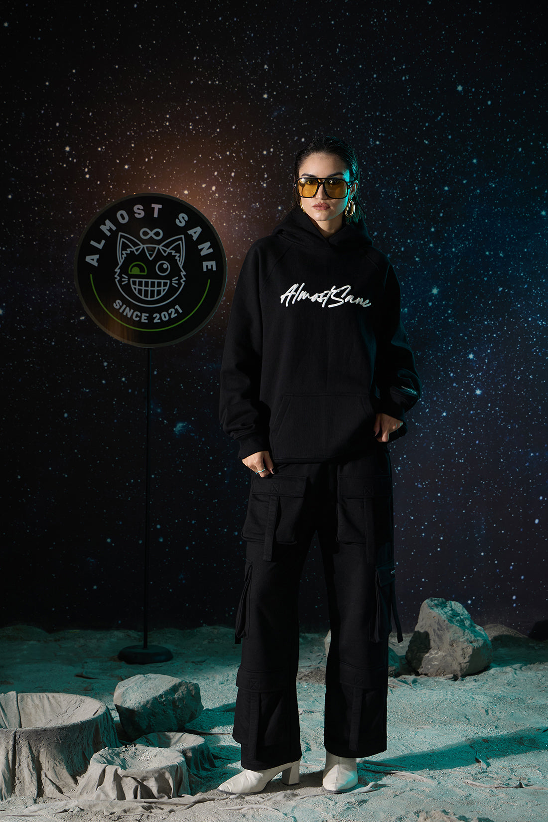UNISEX BLACK TIGER HOODIE