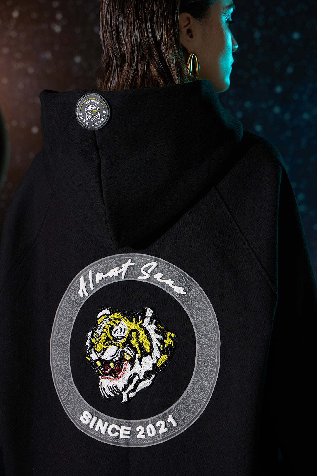 UNISEX BLACK TIGER HOODIE