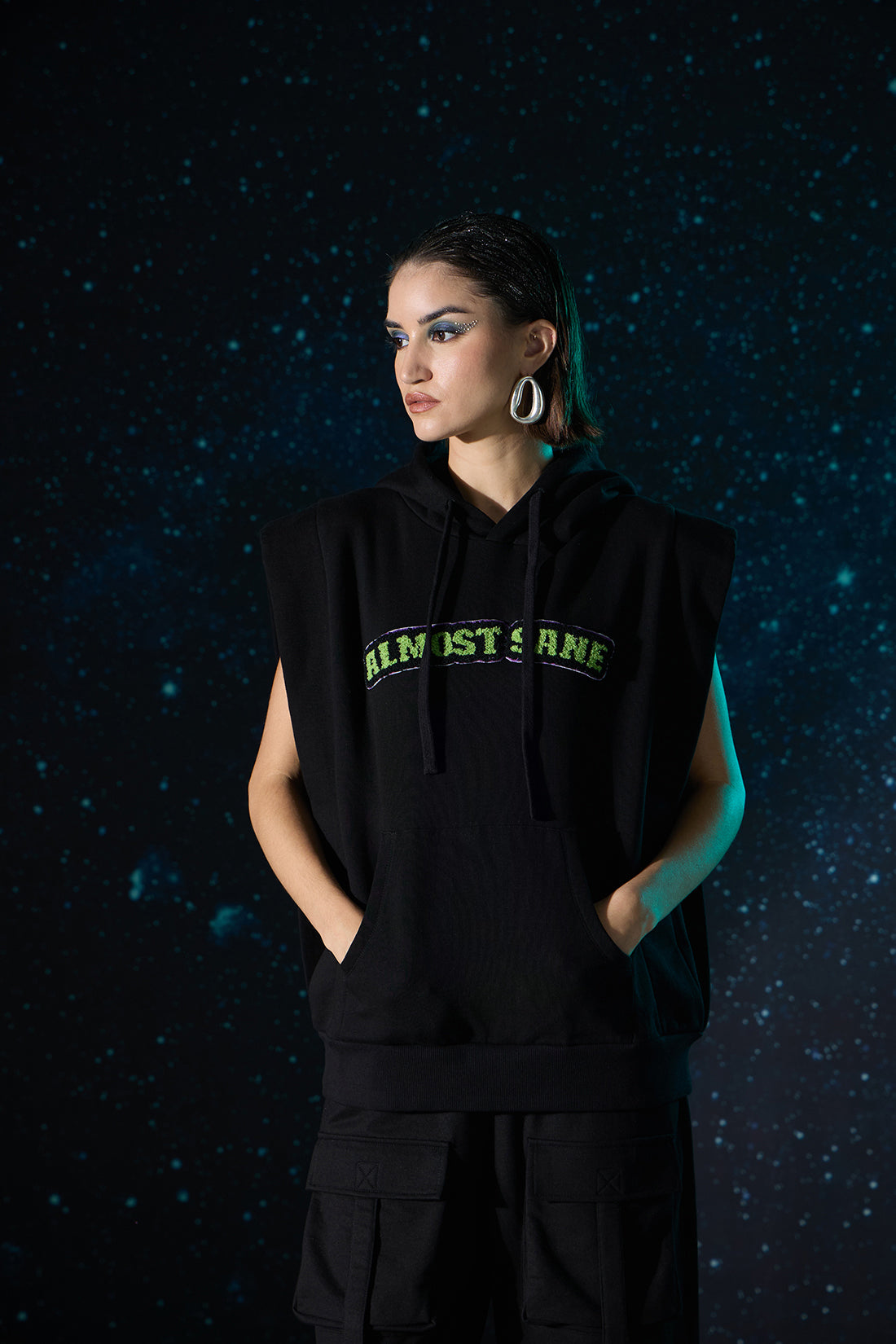 UNISEX BLACK BOXFIT HOODIE