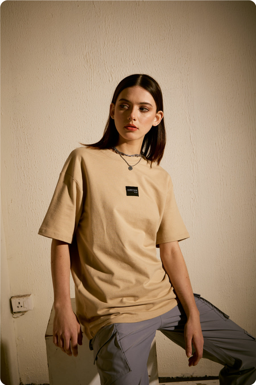 WOMEN'S BEIGE ESSENTIAL TSHIRT