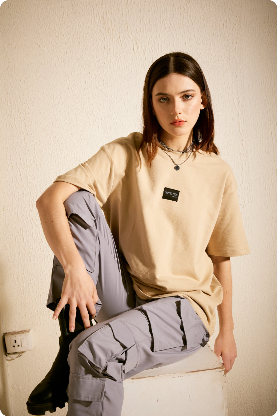 WOMEN'S BEIGE ESSENTIAL TSHIRT