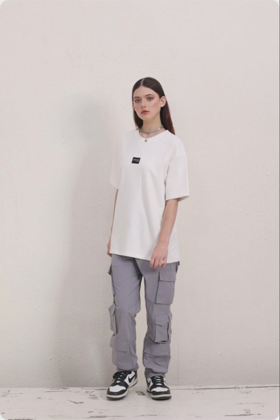 WOMEN'S WHITE ESSENTIAL TSHIRT